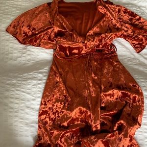 Crossover chest velvet dress